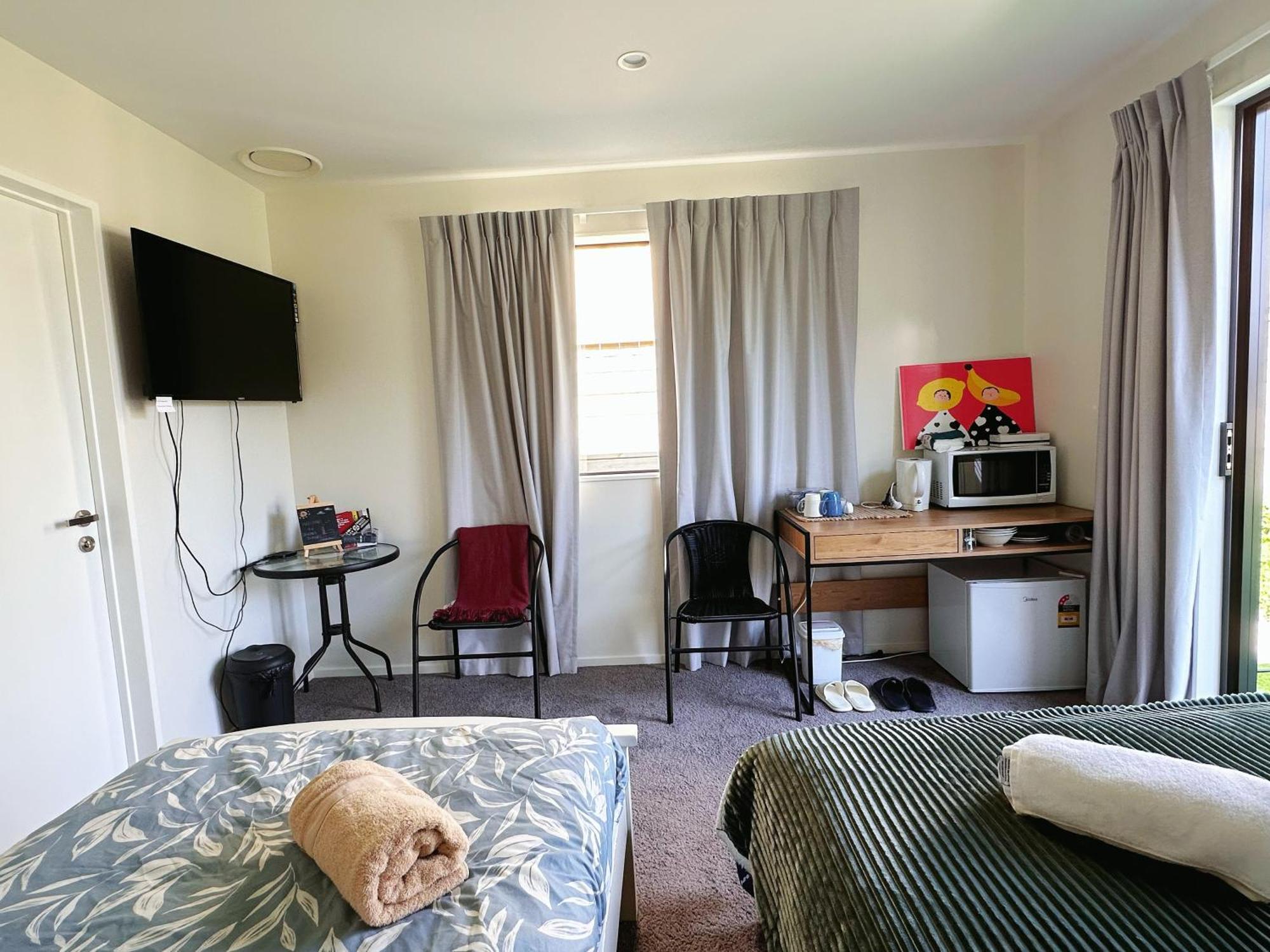 Hanleys Private Room Near Airport Frankton Exterior photo